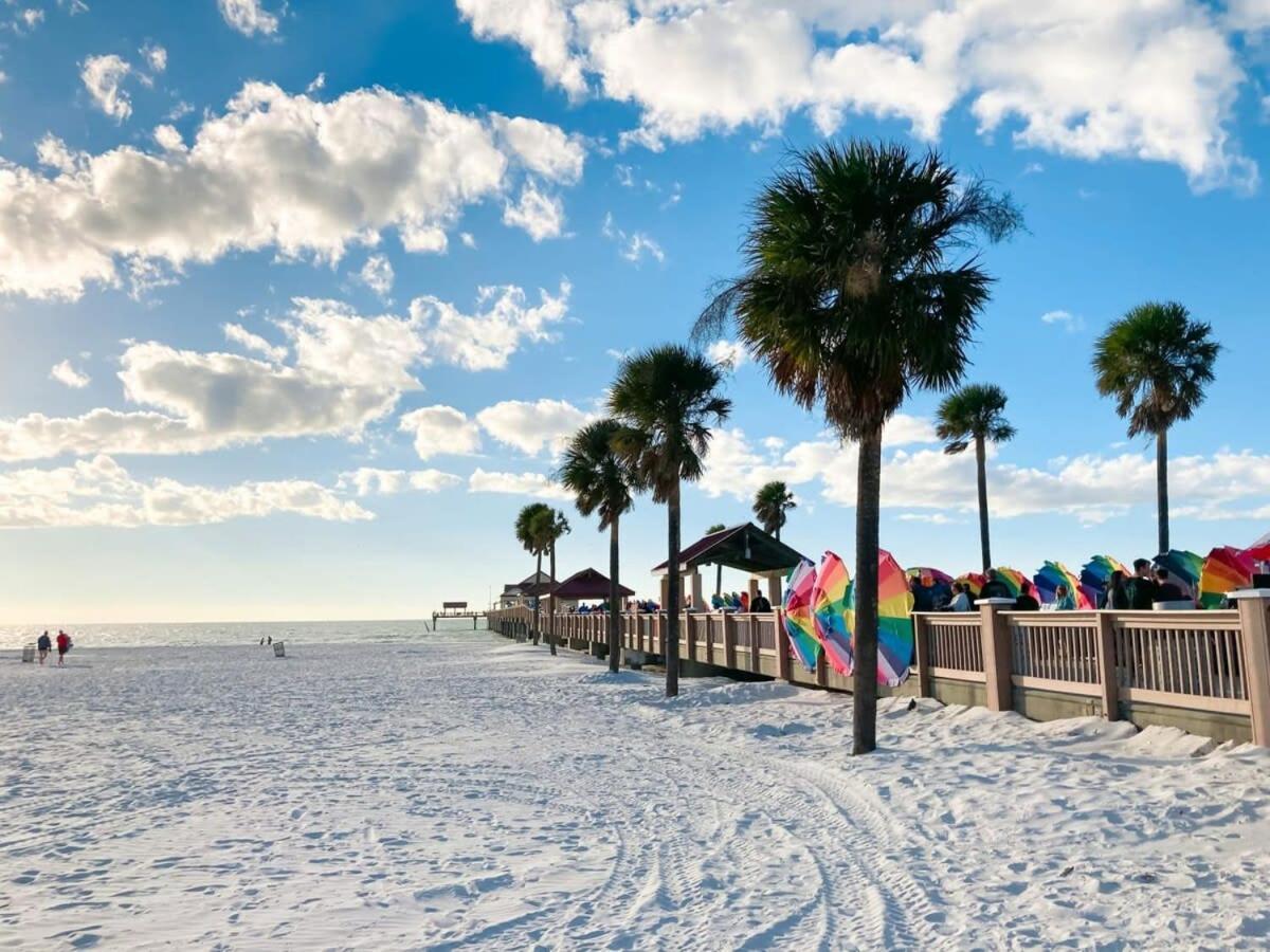 Budget Friendly Sleeps 8 Discounts Available Tampa Exterior photo