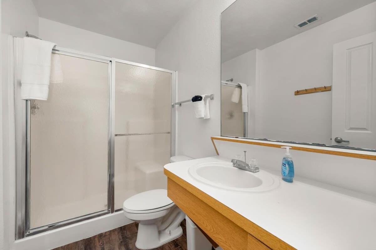 Budget Friendly Sleeps 8 Discounts Available Tampa Exterior photo